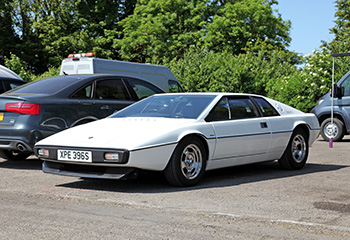 Castle_Combe_2023_Lotus_Esprit_S1