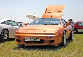 Castle_Combe_Circuit_Lotus_Esprit_GT3_Orange