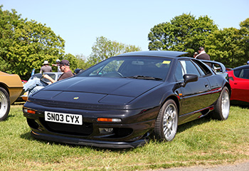 Castle_Combe_Circuit_Lotus_Esprit_V8_02_Black