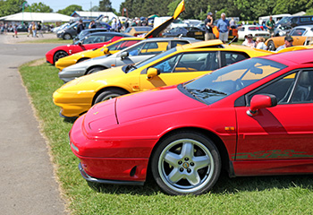 Castle_Combe_Circuit_Lotus_Esprits