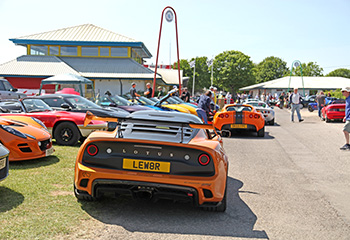 Castle_Combe_Circuit_Lotus_Exige_Orange