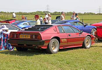 Castle_Combe_Circuit_Lotus_Turbo_Esprit_Copper