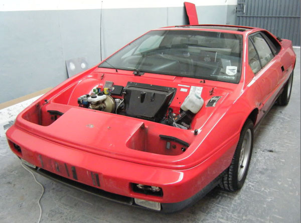 Lotus_Esprit_Dismantalling