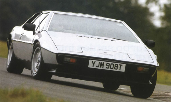 Lotus_Esprit_S2_Silver_Front