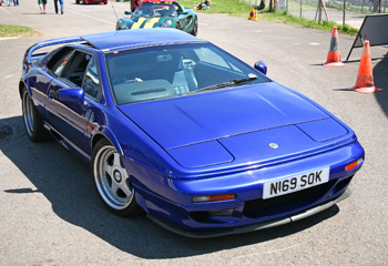 Lotus_Esprit_S4s_Azure_Blue_1995