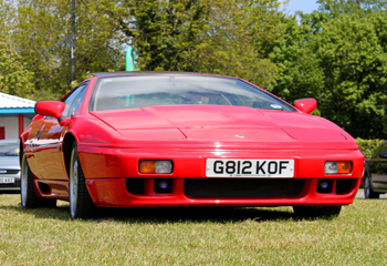 Lotus_Esprit_SE_Red_1990_Front