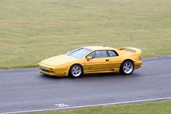 Lotus_Esprit_S_300_Yellow