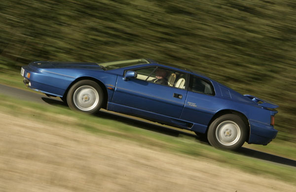 Lotus_Esprit_Turbo_Pacific_Blue_Side