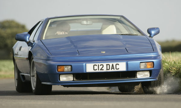 Lotus_Esprit_Turbo_Pacific_Blue