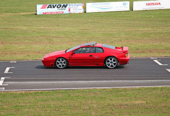 Lotus_Esprit_Turbo_SE_Calypso_Red_1991_Track