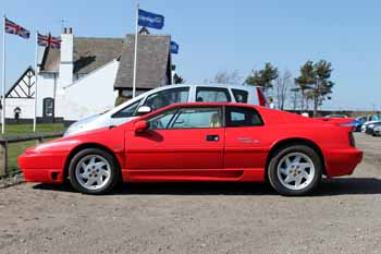 Lotus_Esprit_Turbo_SE_Red_Side