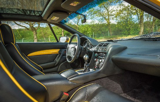 Lotus_Esprit_V8_2004_Interior