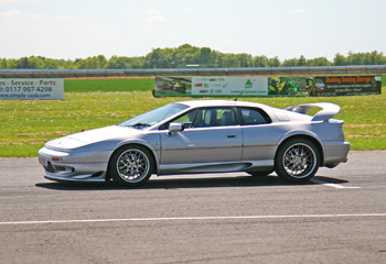 Lotus_Esprit_V8_Silver_On_Castle_Combe_Track