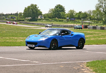 Lotus_Evora_On_Castle_Combe_Track