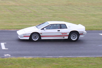 Lotus_Turbo_Esprit_Castle_Combe_Circuit