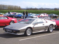 Lotus_Turbo_Esprit_Silver_1981