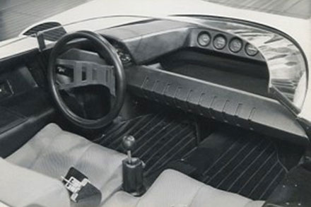 1968_Pininfarina_Alfa-Romeo_P33_Roadster_Interior