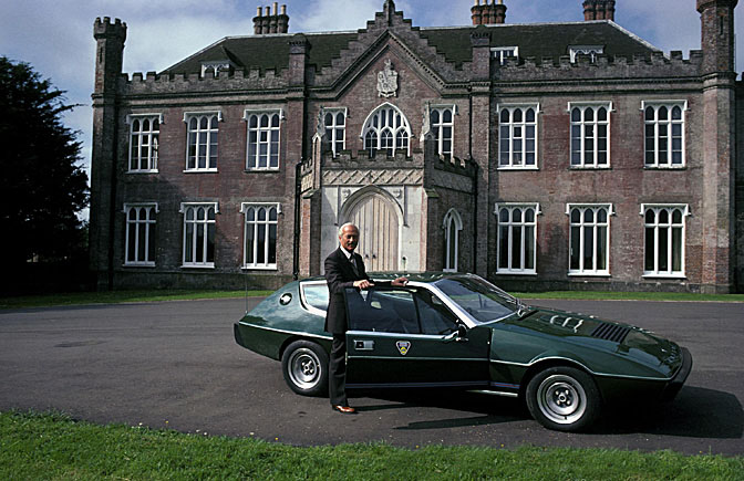 Colin_Chapman_Lotus_Elite