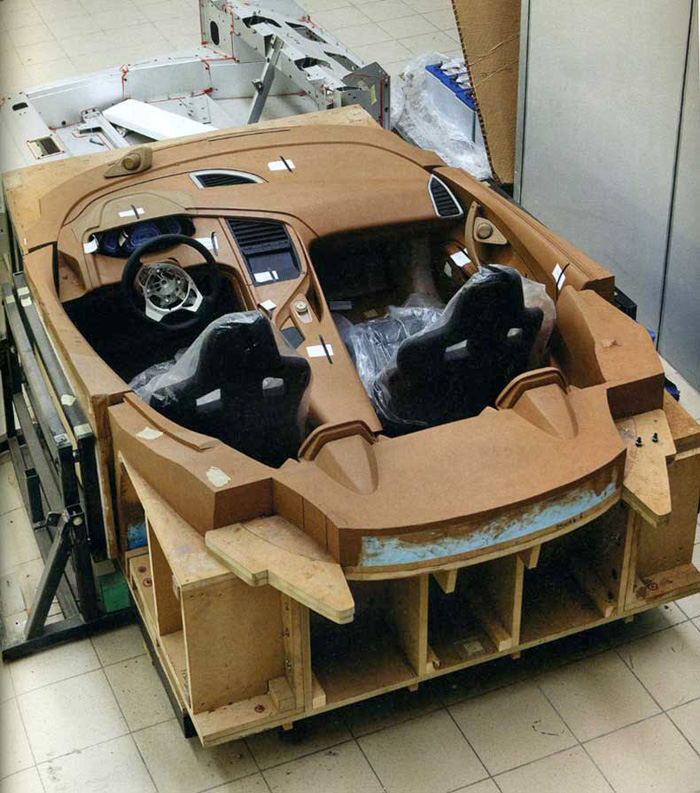 Lotus_Esprit_2013_Interior_Clay