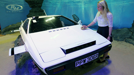 Lotus_Esprit_Bond_Submarine