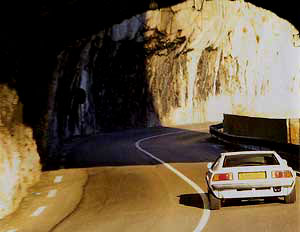 Lotus_Esprit_S1_White_Rear_View