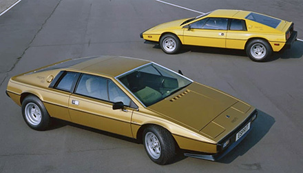 Lotus_Esprit_S2_promotional_photo