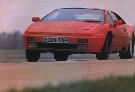 Lotus_Esprit_Turbo_High_Speed