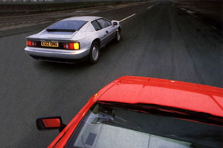 Lotus_Esprit_Turbo_Silver_Driving