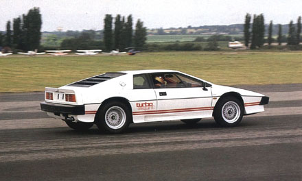 Lotus_Turbo_Esprit_Giugiaro_White